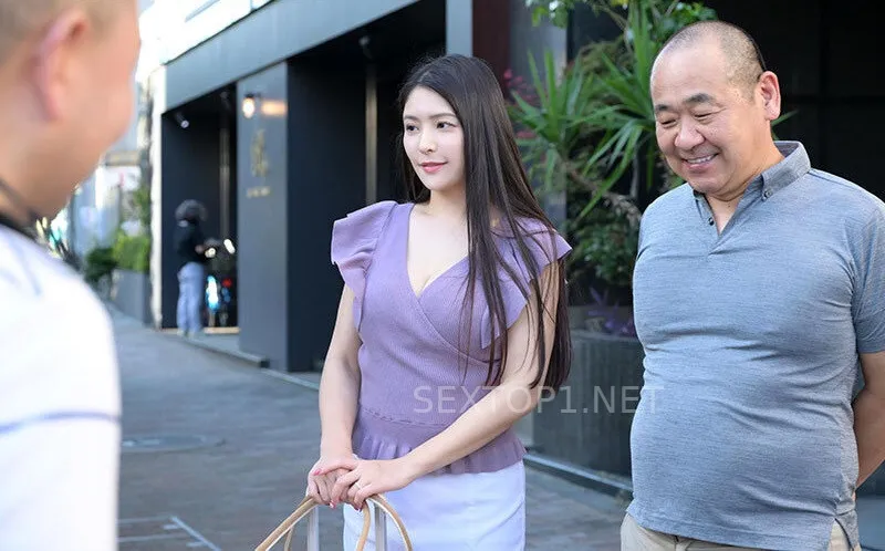 Thấy người vợ của nhân viên đẹp quá, cấp trên lại có sở thích nện cô vợ người khác nên đã…